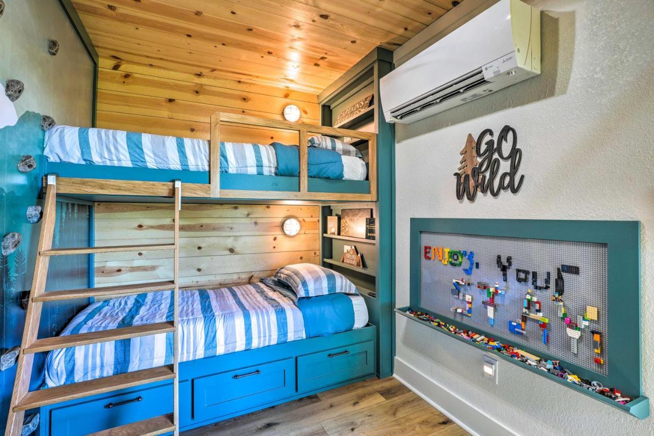 Вилла Colorful Golden Getaway With Panoramic Views! Экстерьер фото